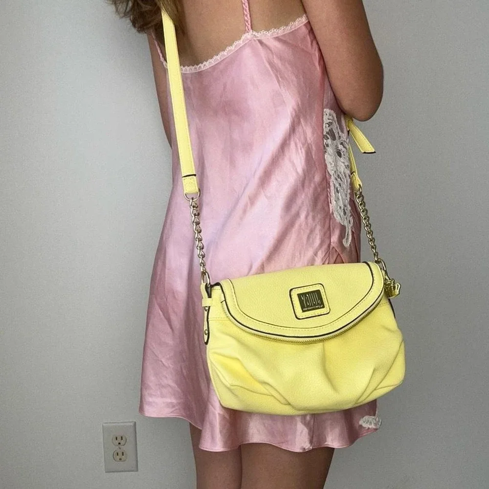 00s leather Juicy Couture purse with chain strap